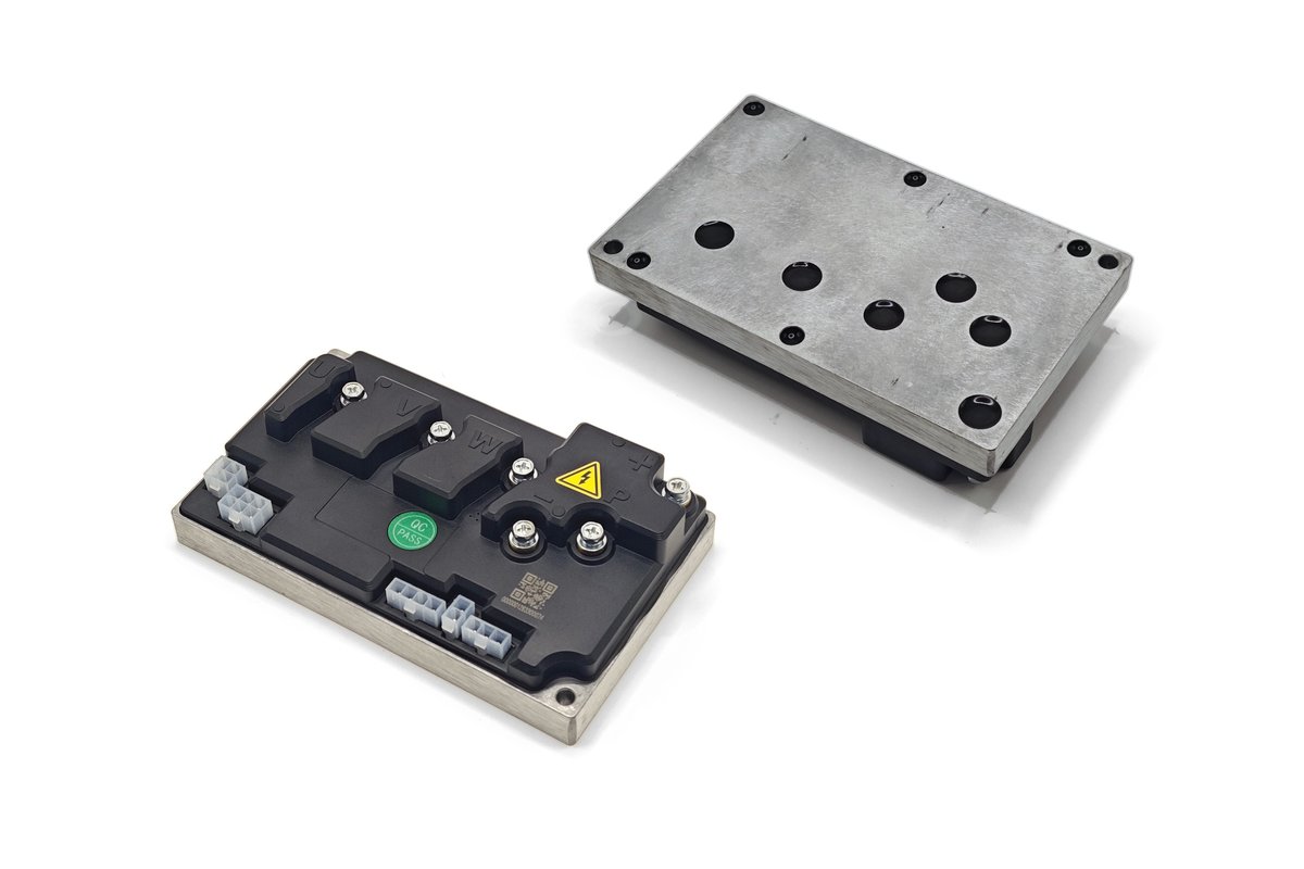 B8 controller with heatsink and base plate